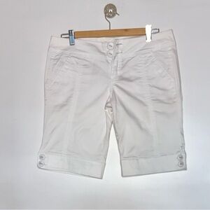 Xoxo Elegant White Women's Bermuda Shorts